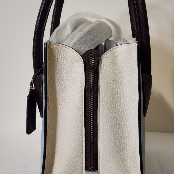 Coach NWT Cashin 22 - Picture 11 of 15